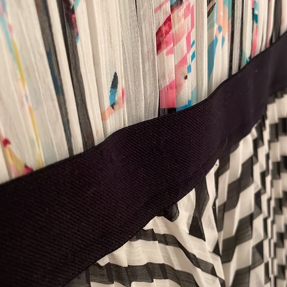 BCBGMaxAzria mixed print pleated fit and flare dress. small. - Picture 17 of 17